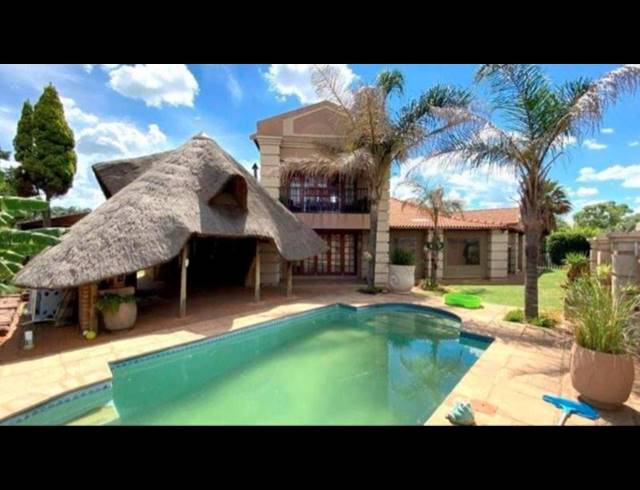 5 BEDROOM HOUSE FOR SALE IN OBERHOLZER
